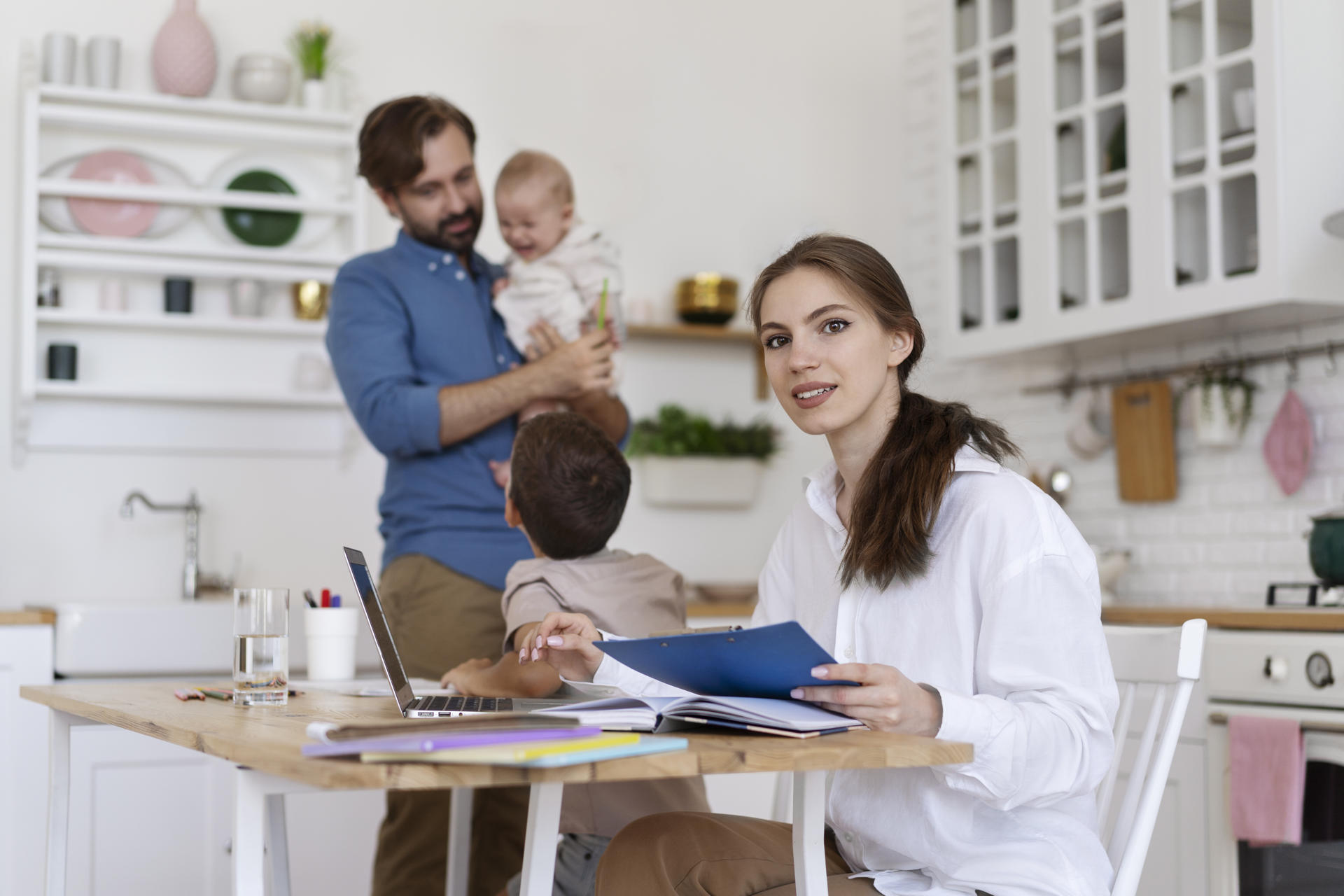 adult-trieng-acheve-work-personal-life